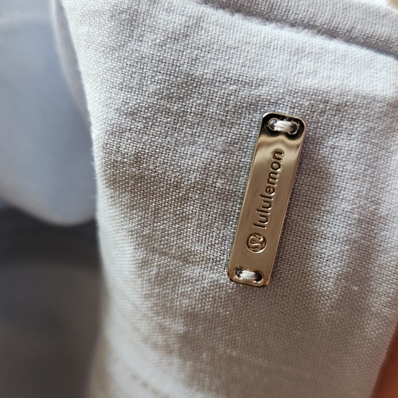 lululemon Baby Blue baseball cap with Silver Metal logo On Side - Picture 4 of 11